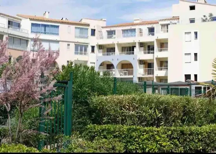 Superbe 6 Personnes Avec Piscine Secteur Richelieu, A 400m De La Et A 650m Du Centre Port *