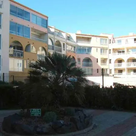 6 Personnes Avec Piscine Secteur Richelieu, A 400m De La Et A 650m Du Centre Port Apartament