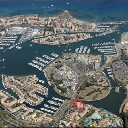 Superbe 6 Personnes Avec Piscine Secteur Richelieu, A 400m De La Et A 650m Du Centre Port * Agde