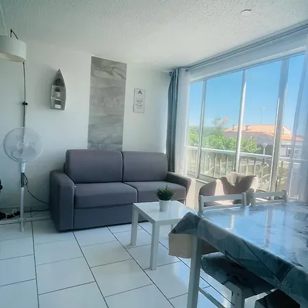Apartament Superbe 6 Personnes Avec Piscine Secteur Richelieu, A 400m De La Et A 650m Du Centre Port *