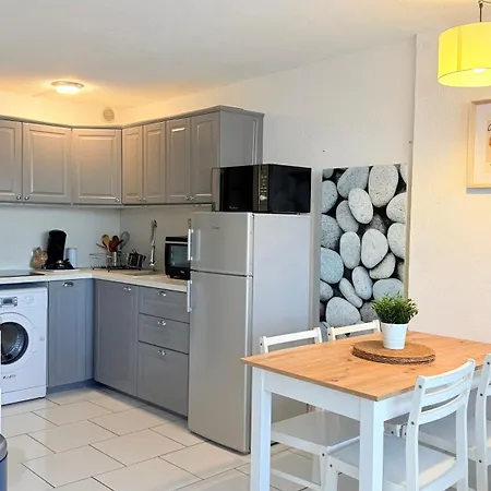 6 Personnes Avec Piscine Secteur Richelieu, A 400m De La Et A 650m Du Centre Port Apartament *
