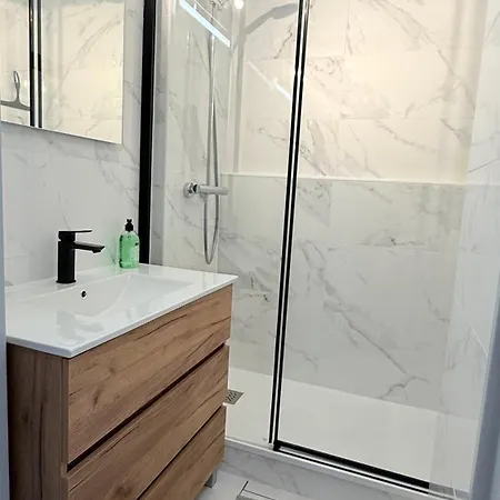 Apartament 6 Personnes Avec Piscine Secteur Richelieu, A 400m De La Et A 650m Du Centre Port *