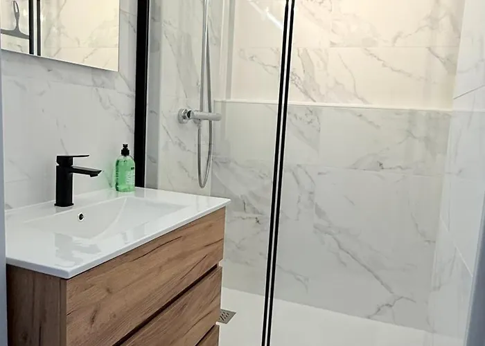 Apartman Superbe 6 Personnes Avec Piscine Secteur Richelieu, A 400m De La Et A 650m Du Centre Port *